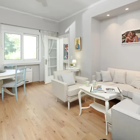 Yi Garden Corfu بيت للعطل *